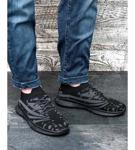 Черные текстильные кроссовки со шнурками