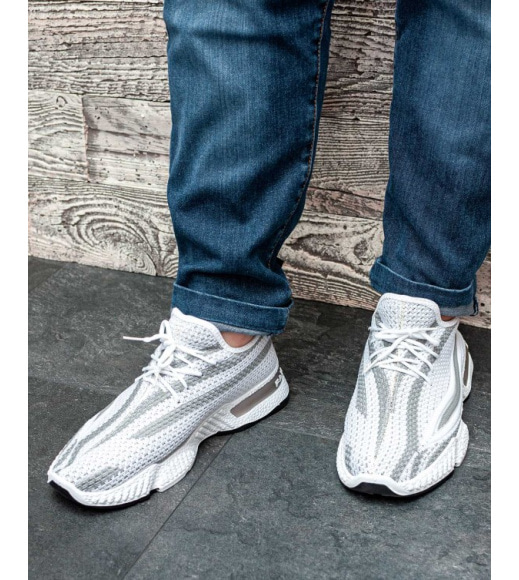 Белые текстильные кроссовки с серыми вставками