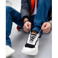 Белые комбинированные кроссовки с вставками