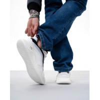 Белые комбинированные кроссовки с вставками