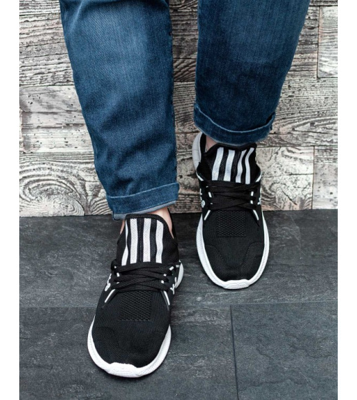 Черные сетчатые кроссовки с вставками