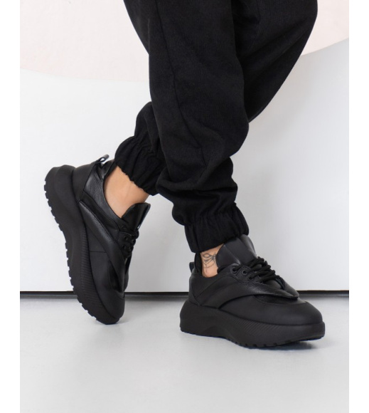 Черные кожаные кроссовки с вставками