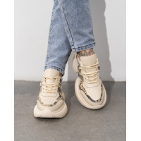 Бежевые кроссовки с грубой подошвой и вставками