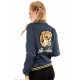 Синя джинсова куртка-бомбер з великої нашивкою тигра на спині