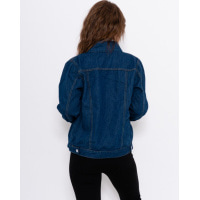 Крассическая джинсова куртка синього кольору