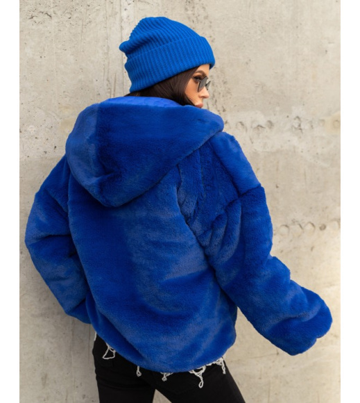 Синяя куртка из искусственного меха с капюшоном