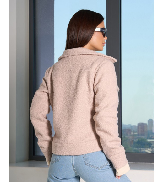 Бежевый укороченный жакет из букле