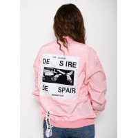 Розовая тонкая куртка из плащевки на молнии с принтом на спине