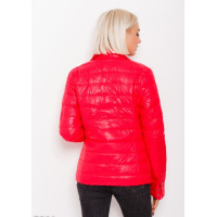 Красная однотонная стеганая куртка с воротником