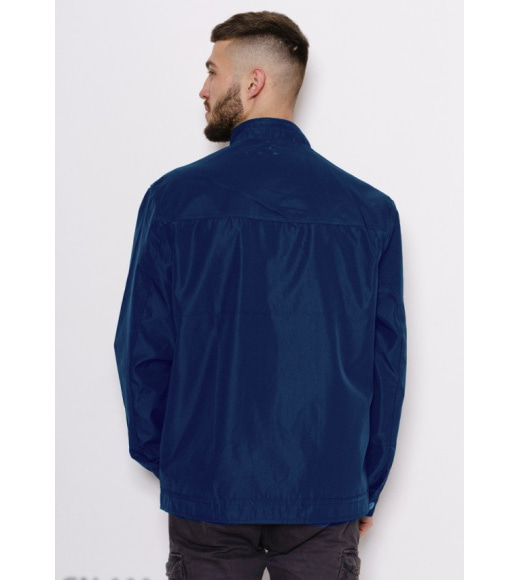 Синяя тонкая куртка на молнии с велюровым декором
