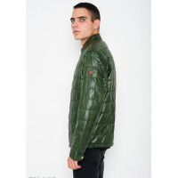 Зеленая куртка в стиле милитари декорированная фактурной кожей