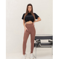 Коричневые лосины в рубчик с широким поясом