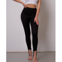 Черные фактурные леггинсы с принтованными штрипками