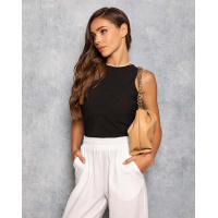 Черная майка из фактурного трикотажа Черная майка из фактурного трикотажа