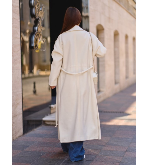 Молочное кашемировое пальто с разрезами