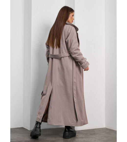 Бежевое длинное пальто на синтепоне