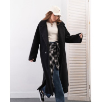 Черное удлиненное пальто с разрезами