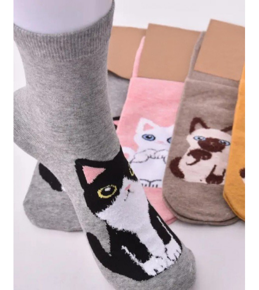 Розовые трикотажные носки с кошачьим декором