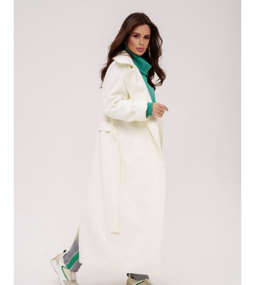 Молочное классическое пальто с поясом