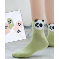 Зеленые трикотажные носки с пандами на манжетах