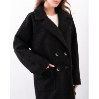 Черное пальто из букле с накладными карманами