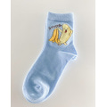 Голубые трикотажные высокие носки с принтом