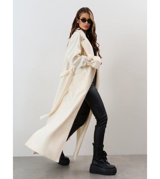 Молочное длинное кашемировое пальто с разрезами