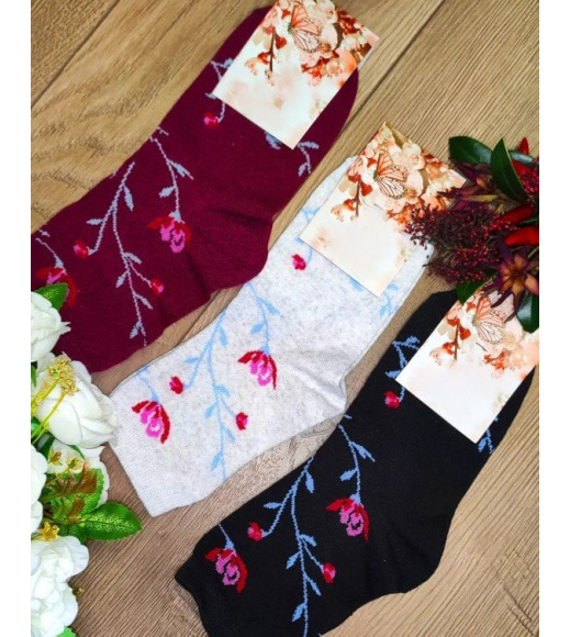 Бордовые трикотажные носки с цветочным декором