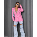 Розовый приталенный пиджак с карманами
