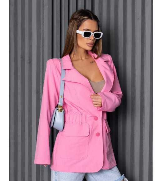 Розовый приталенный пиджак с карманами