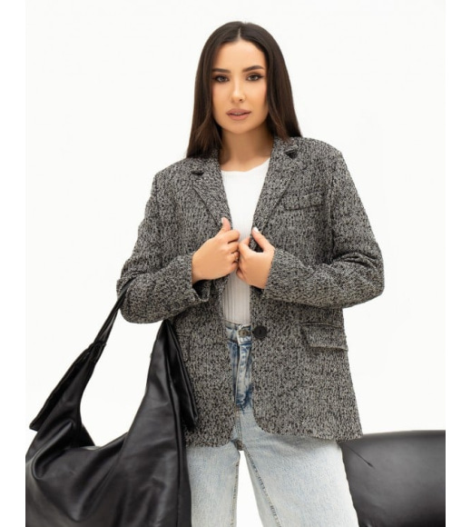 Серый фактурный пиджак с карманами