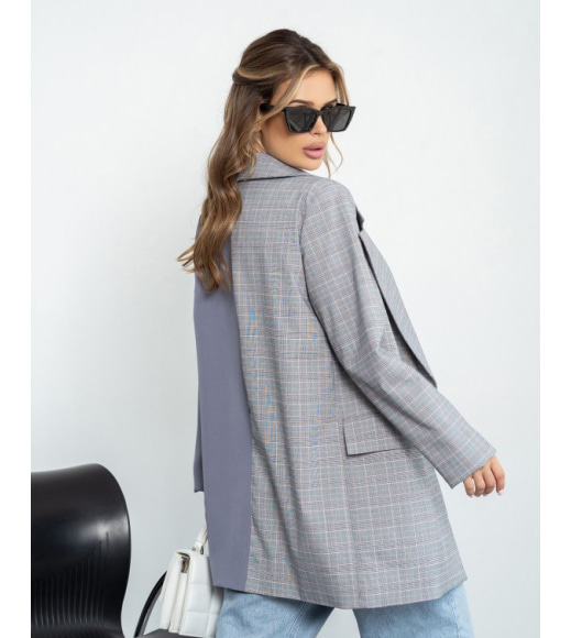 Серый удлиненный пиджак с клетчатой вставкой