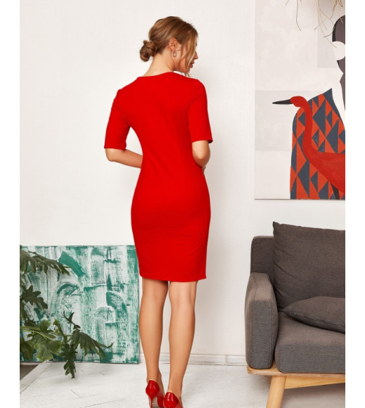 Красное трикотажное платье с диагональной молнией