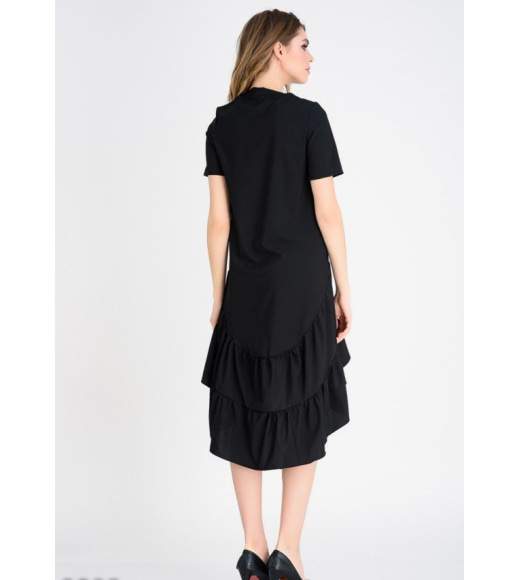 Черное летнее платье с короткими рукавами и присобранной асимметричной юбкой