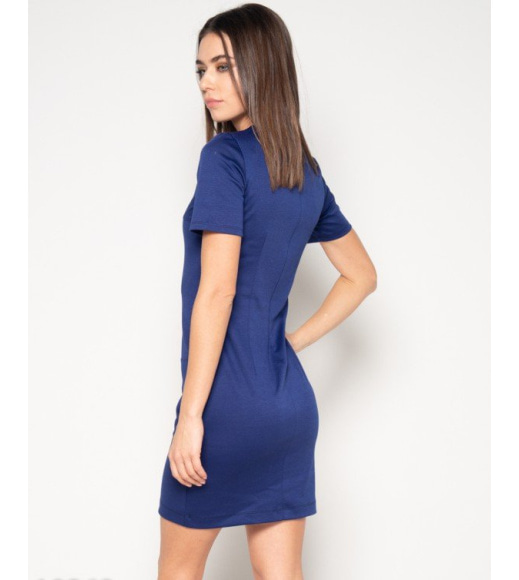 Синее платье-футляр с короткими рукавами