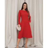 Красное платье классического силуэта