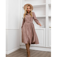 Бежевое замшевое приталенное платье-рубашка