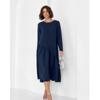 Темно-синее платье с асимметричным воланом