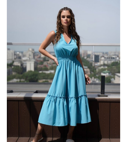 Блакитна сукня з V-подібними вирізами