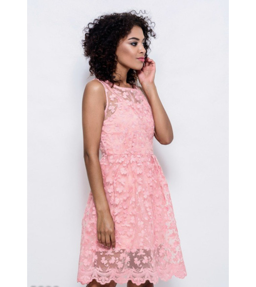 Розовое комбинированное нарядное платье с цветочным вышитым узором