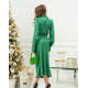 Зеленое шелковое платье классического силуэта