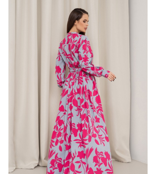 Длинное серо-розовое платье с разрезом