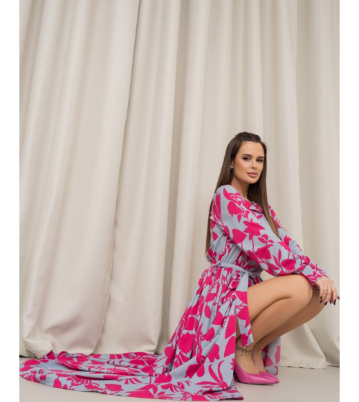 Длинное серо-розовое платье с разрезом