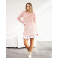 Розовое комбинированное платье из пряжи-травки