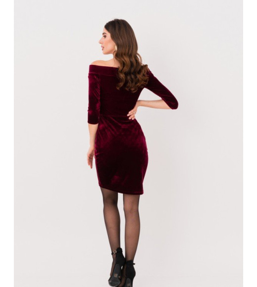 Велюрове бордове плаття-футляр з відкритими плечима