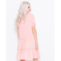 Розовое свободное платье-трапеция с рюшами