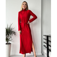 Красное длинное платье с боковыми вырезами