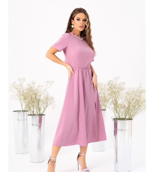 Розовое платье с разрезом и вырезом на спине