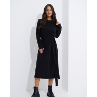 Черное утепленное платье с завязкой