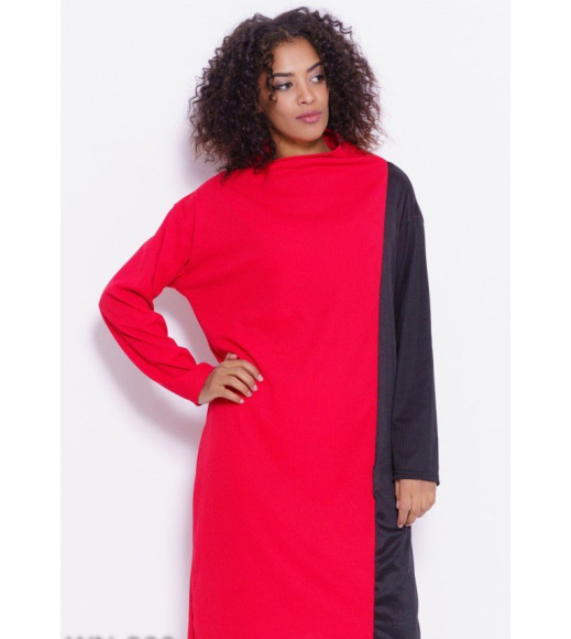 Красно-черное свободное платье с высокой горловиной